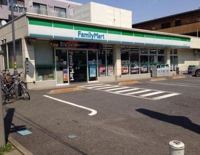 ファミリーマート 三園二丁目店の画像