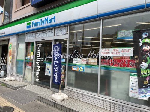 ファミリーマート 横浜吉野町駅前店の画像