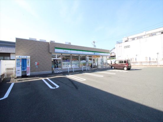 ファミリーマート 新城西入船店の画像