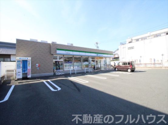 ファミリーマート 新城西入船店の画像