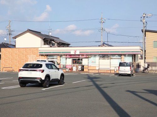 セブンイレブン 豊川三蔵子町店の画像