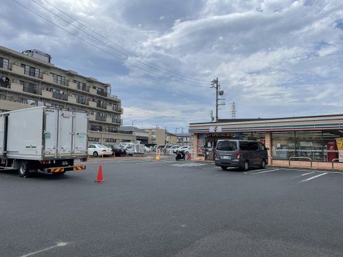 セブンイレブン 横浜神大寺4丁目店の画像