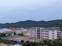 福山市立神辺中学校の画像