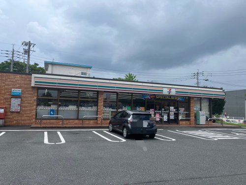 セブンイレブン 八幡西曲里町店の画像