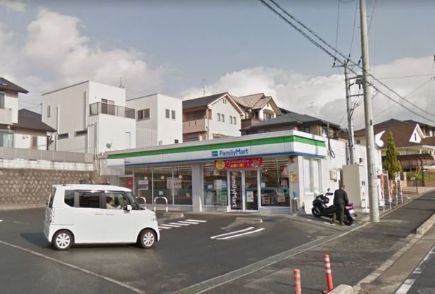 ファミリーマート 三郷勢野北店の画像