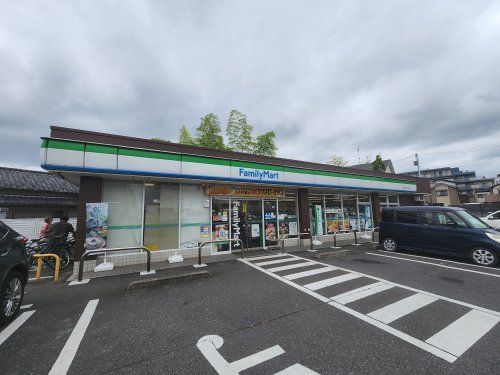 ファミリーマート 東狭山ヶ丘一丁目店の画像