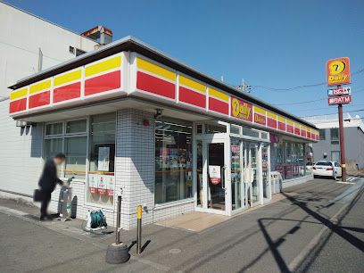 デイリーヤマザキ 緑産業道路店の画像