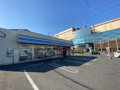 ローソン 池辺緑産業道路店の画像