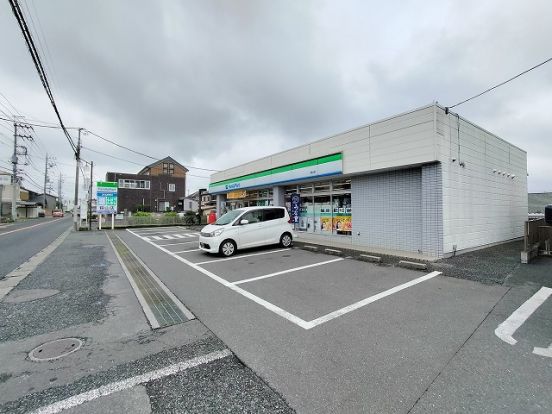 ファミリーマート 狭山店の画像