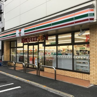 セブンイレブン 北区田端駅東店の画像