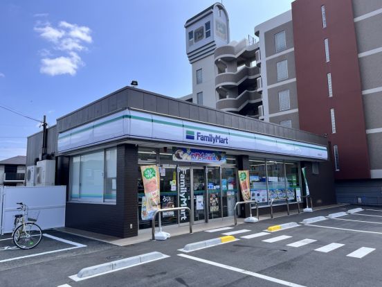 ファミリーマート 奈良尼辻店の画像