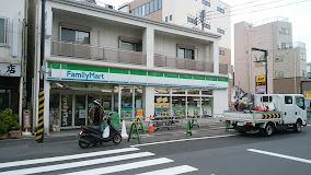 ファミリーマート 石神井公園駅南口店の画像