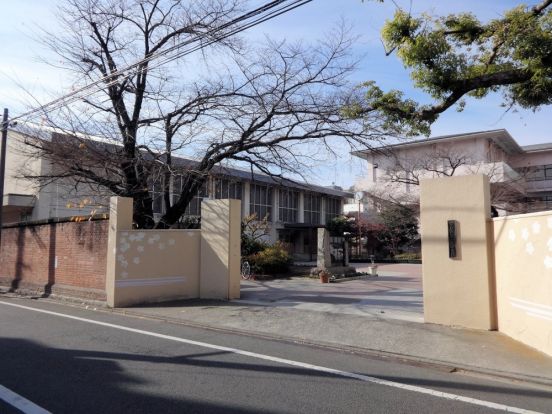 京都市立 上京中学校の画像