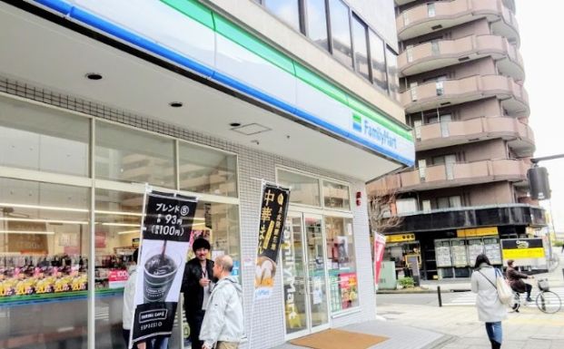 ファミリーマート 新横浜三丁目店の画像