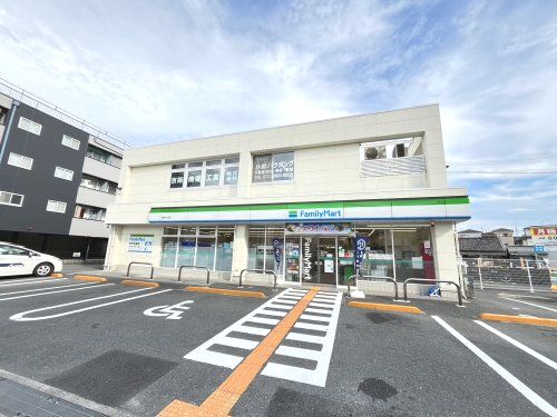 ファミリーマート 関西外大前店の画像