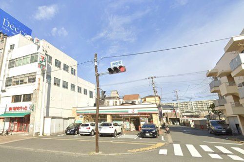 セブンイレブン 横浜浦島町店の画像