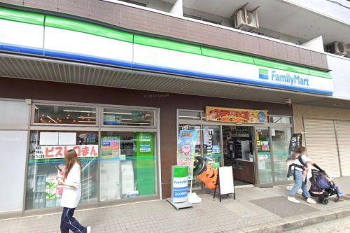 ファミリーマート 生麦店の画像