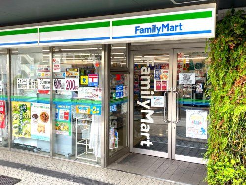 ファミリーマート 横浜岡野一丁目店の画像