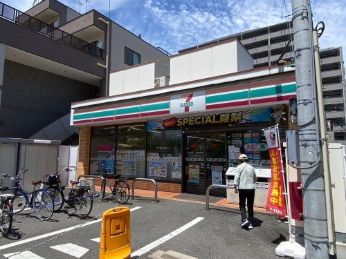 セブンイレブン 地下鉄中津駅前店の画像