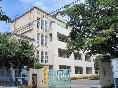 京都市立桃陵中学校の画像