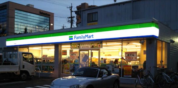 ファミリーマート 本陣通店の画像