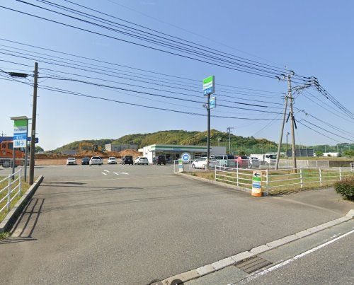 ファミリーマート 福岡二丈松国店の画像