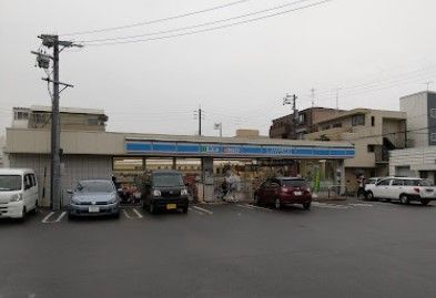 ローソン 川名駅前店の画像