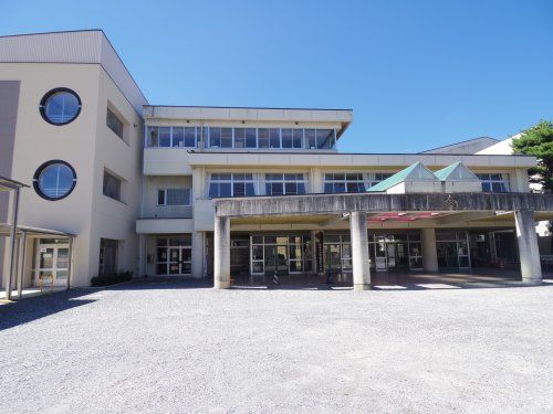 岡谷市立岡谷西部中学校の画像