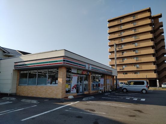 セブンイレブン 宇多津町平山店の画像