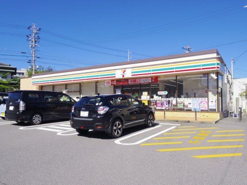 セブンイレブン 岡谷市役所前店の画像