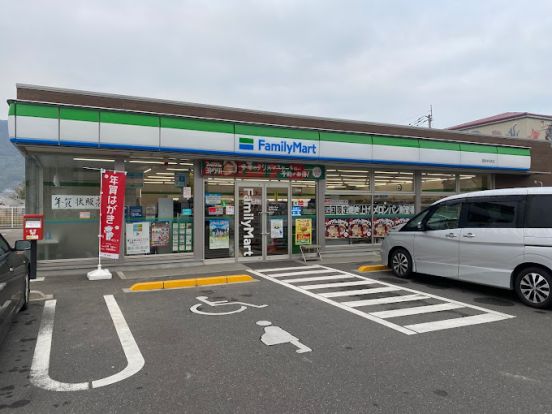 ファミリーマート 高松牟礼町店の画像