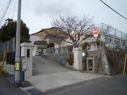神戸市立 中学校 飛松中学校の画像