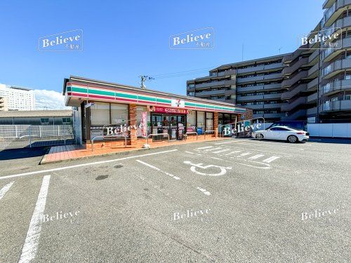 セブンイレブン 久留米津福本町店の画像