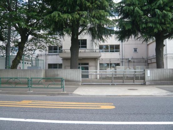 世田谷区立千歳中学校の画像
