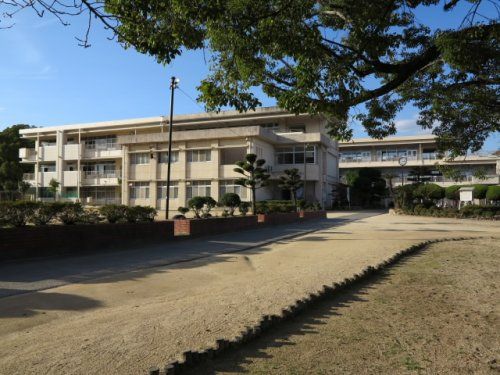 倉敷市立岡田小学校の画像