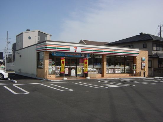 セブンイレブン 小山東間々田店の画像