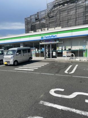 ファミリーマート 川崎鷺沼店の画像