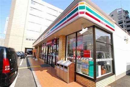 セブンイレブン 大阪元町3丁目店の画像