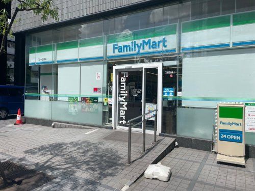 ファミリーマート 三田一丁目店の画像