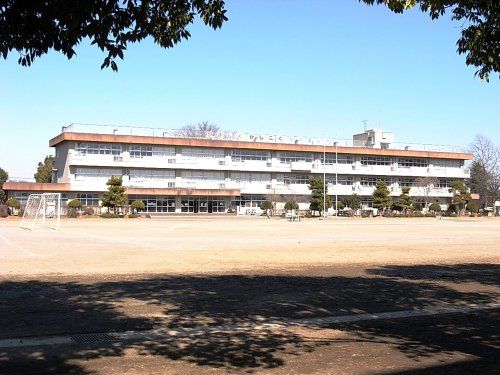 小山城東小学校の画像