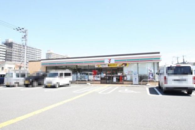 セブンイレブン 高知稲荷町店の画像