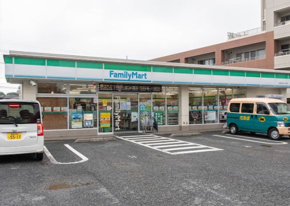 ファミリーマート 石神井台七丁目店の画像