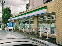 ファミリーマート 則武本通店の画像