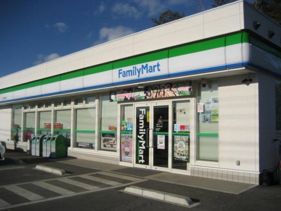 ファミリーマート 下野仁良川店の画像