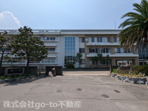 宇多津町立宇多津中学校の画像