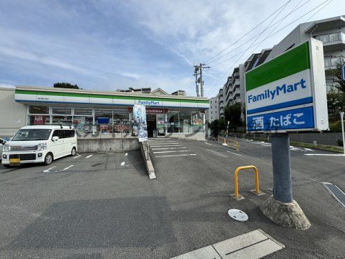 ファミリーマート 藤沢藤が岡店の画像