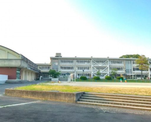 天理市立山の辺小学校の画像