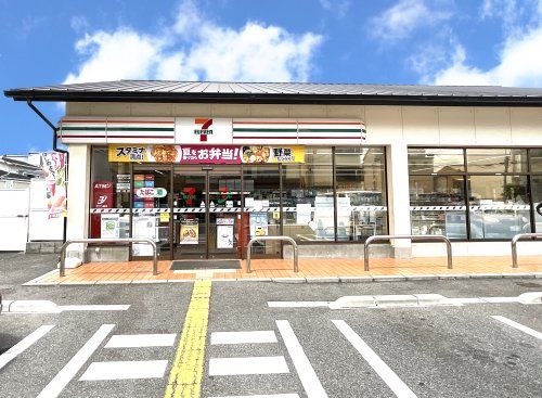 セブンイレブン【西野八幡田町店】の画像