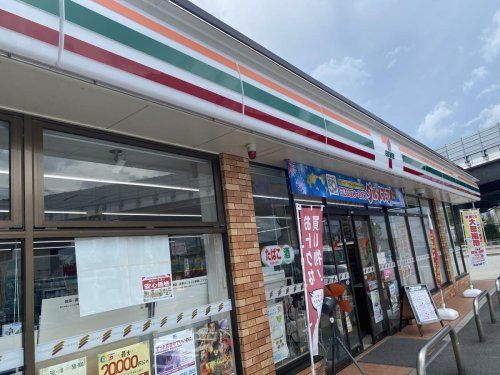 セブンイレブン 倉敷東富井店の画像