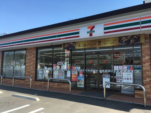 セブンイレブン 鴨方インター店の画像